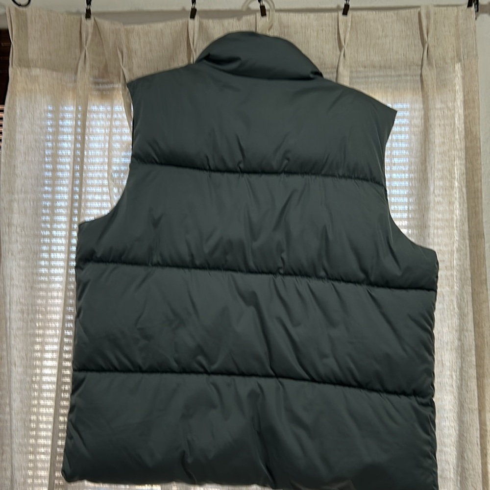 Old Navy women blue Puffer Vest medium